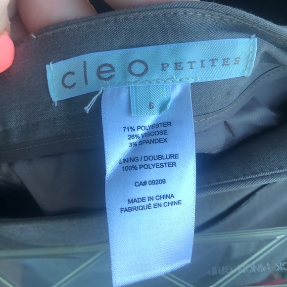 Grey Skirt w Faux Leather Lining - Picture 7 of 8